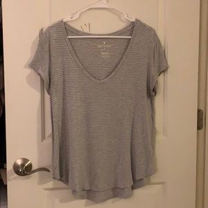 AE grey stripped v-neck t shirt SUPER SOFT